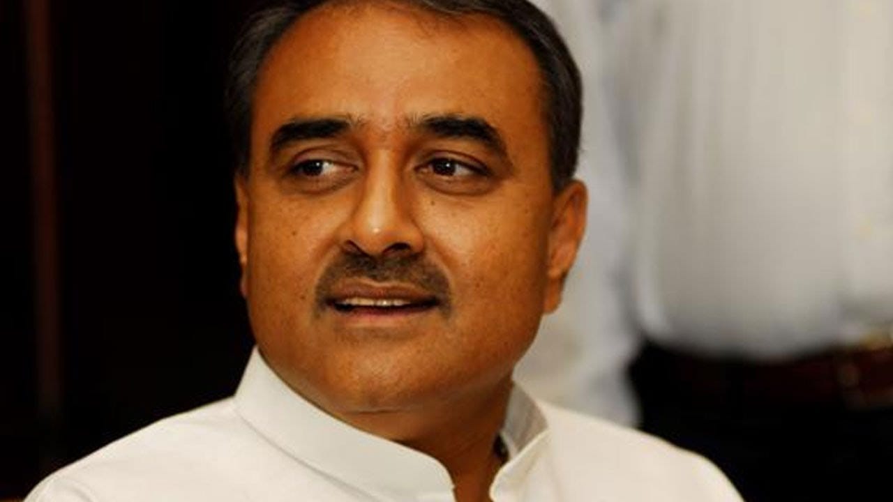 After posing seminude in support of Narendra Modi, Meghana Patel join ncp