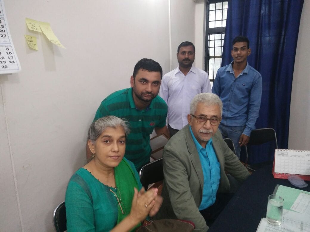 naseeruddin shah reached registrar office with wife ratna pathak shah.