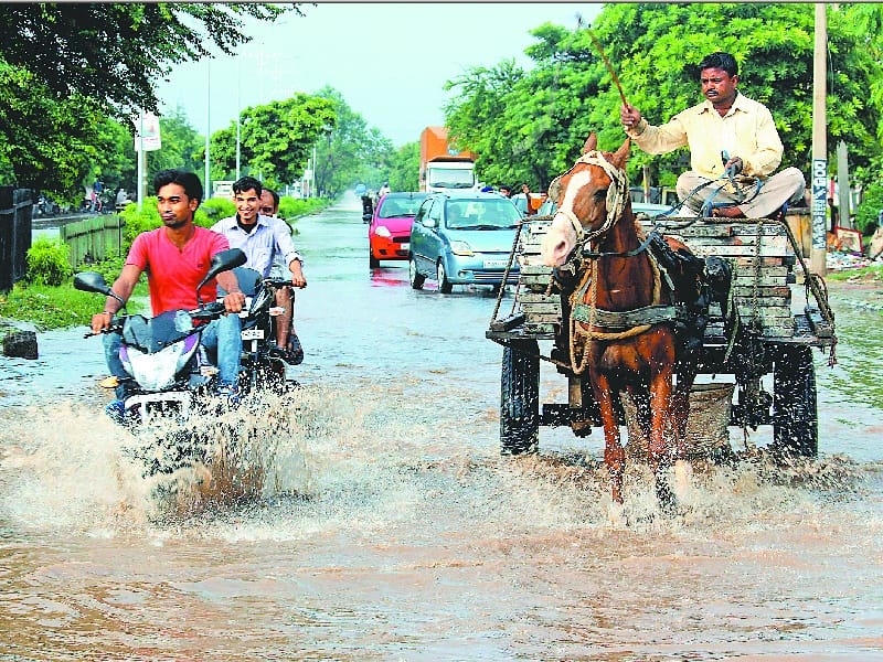 heavy Rain, panchkula road,  water logging in panchkula 
