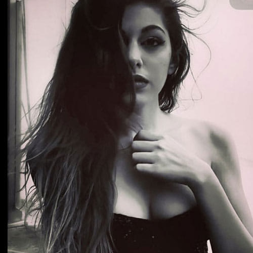 pooja bedi daughter setting fire on instagram by her hot pics