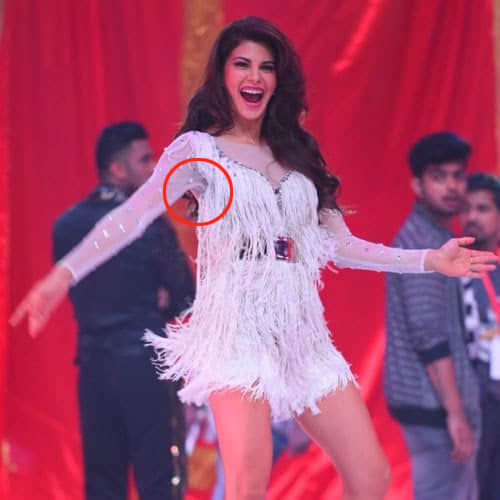 jacqueline get embaressed in jhalak dikhla ja for her dress