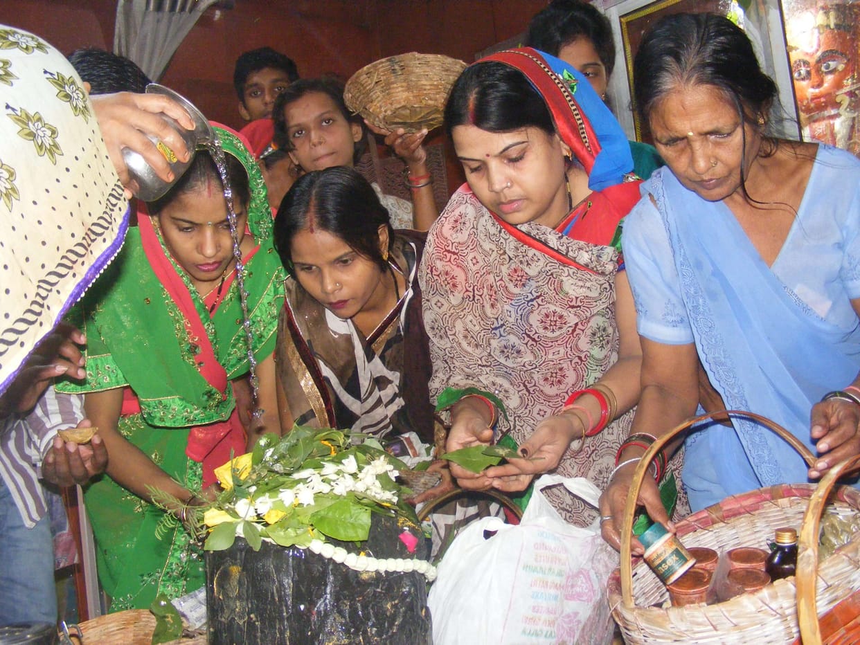 sawan devotee worhiped the god shiv