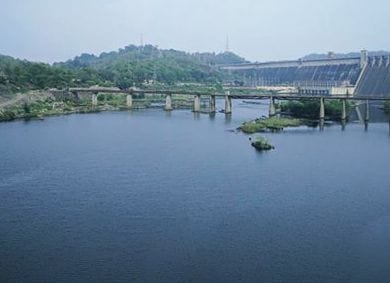 The rise in the water level of the dam Rihand
