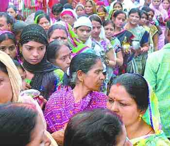 devotee descended in temples for the worship 