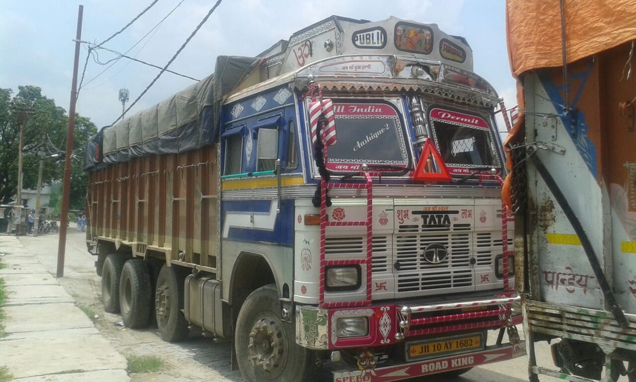 bike truck accident in lucknow bkt area