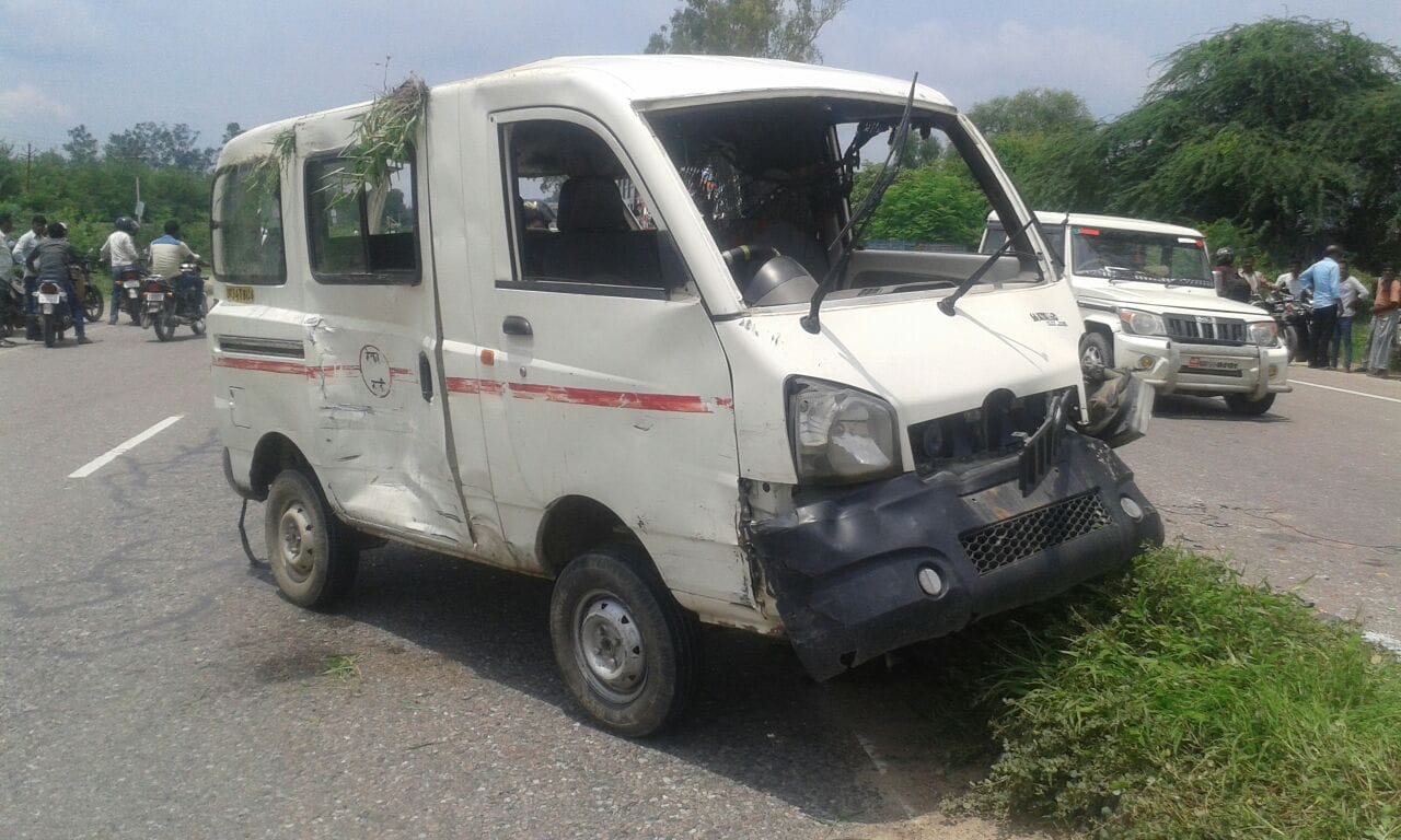 bike truck accident in lucknow bkt area
