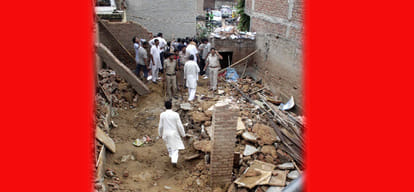 Woman and two children killed in a house collapse, arrived at the scene minister and leader