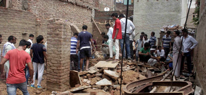 Woman and two children killed in a house collapse, arrived at the scene minister and leader