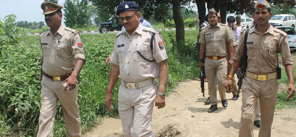 Bulandshahr gangrape's ringleader is out of police reach.