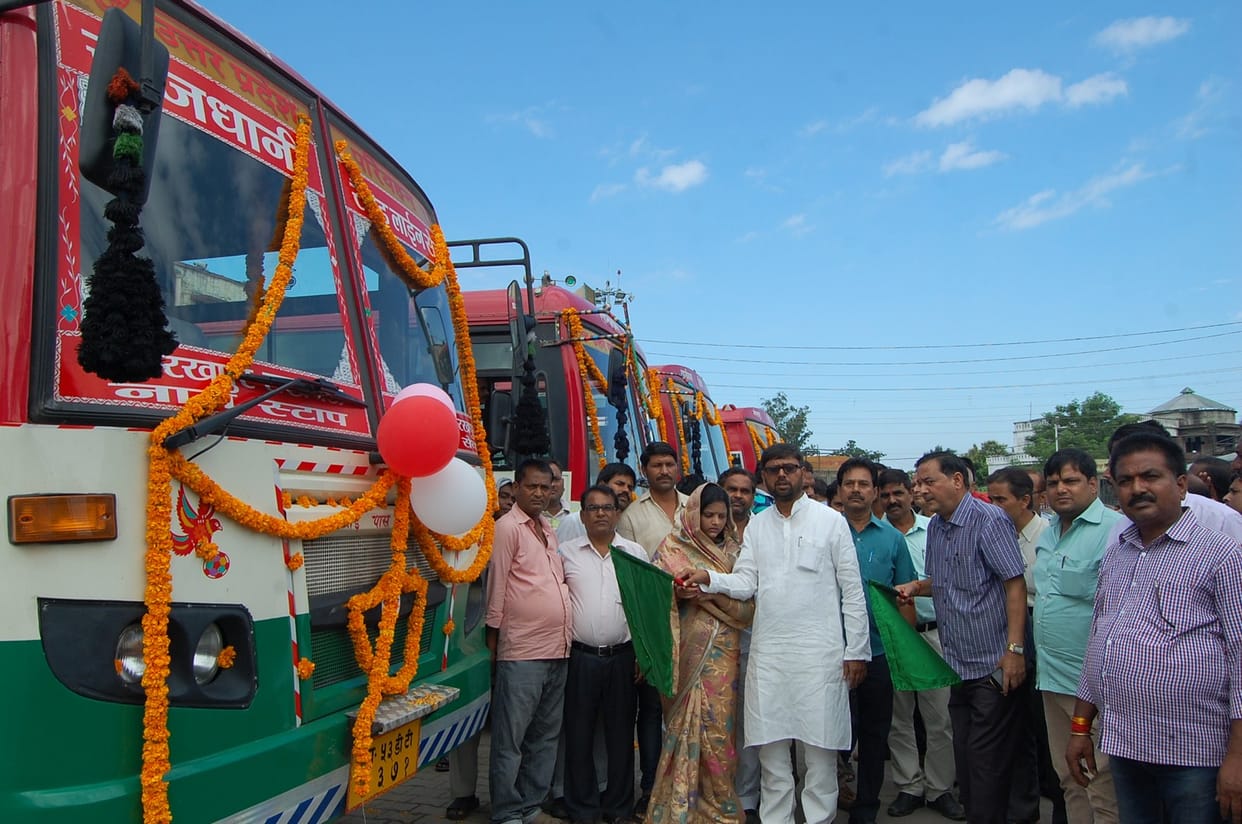Rapid buses starts by up roadways