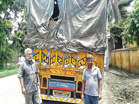  Truck tarpaulin cut of 10 million sticks of copper flown