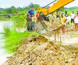 Canal cut leads to flood like situation
