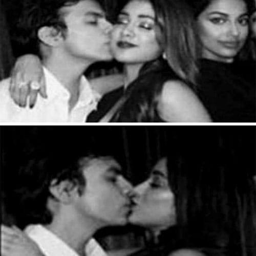 jhanvi kapoor doing liplock with her boyfriend