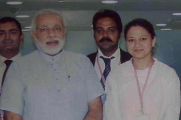 doon girl karishma make special tea for PM modi.