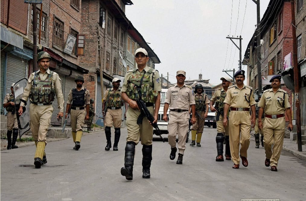 heavy force deployment in kashmir valley in speculation of dispute