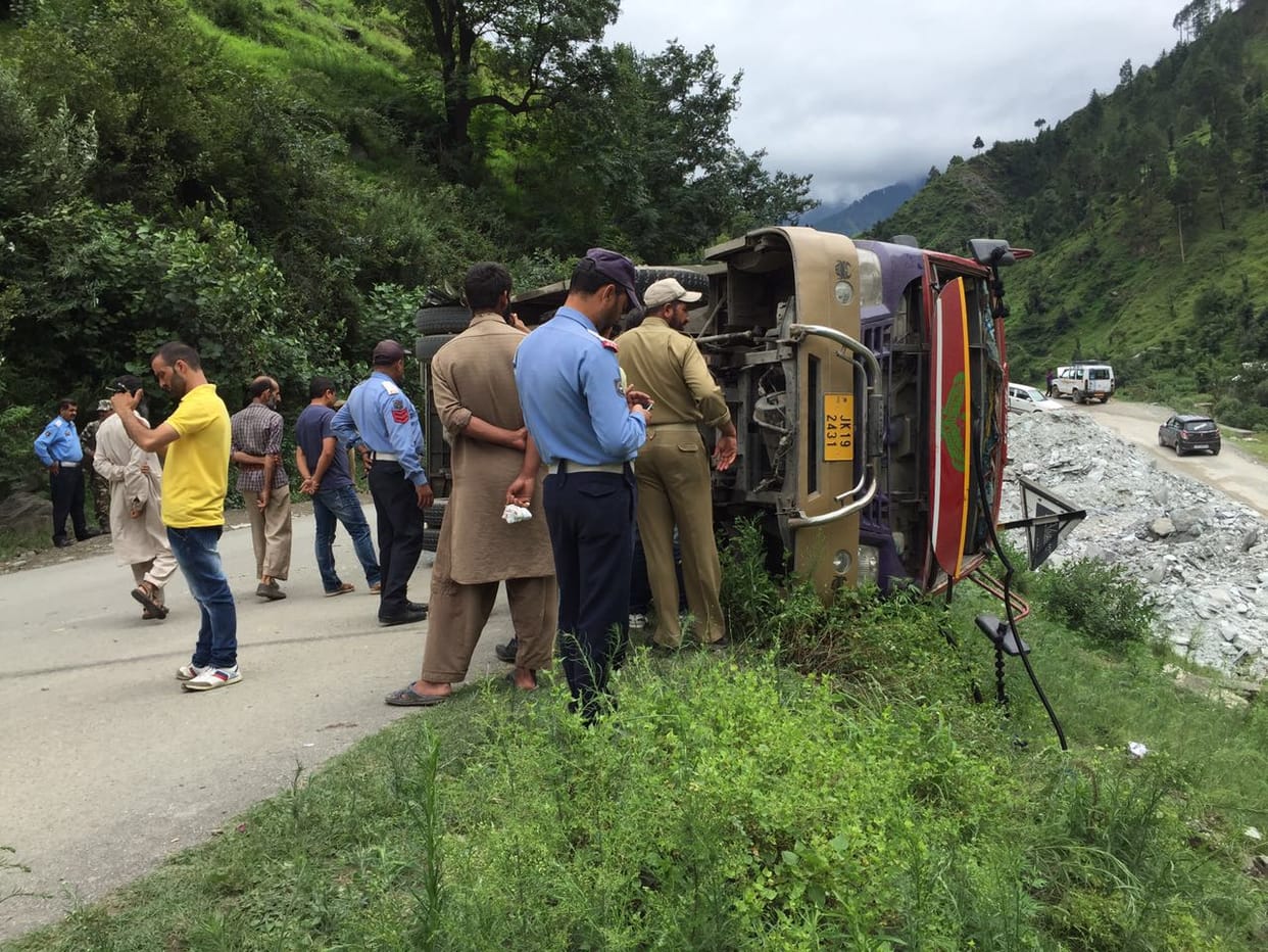 Matador U-turn on the highway death , 18 injured