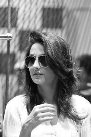 Pakistan actress Momal sheikh debut in bollywood