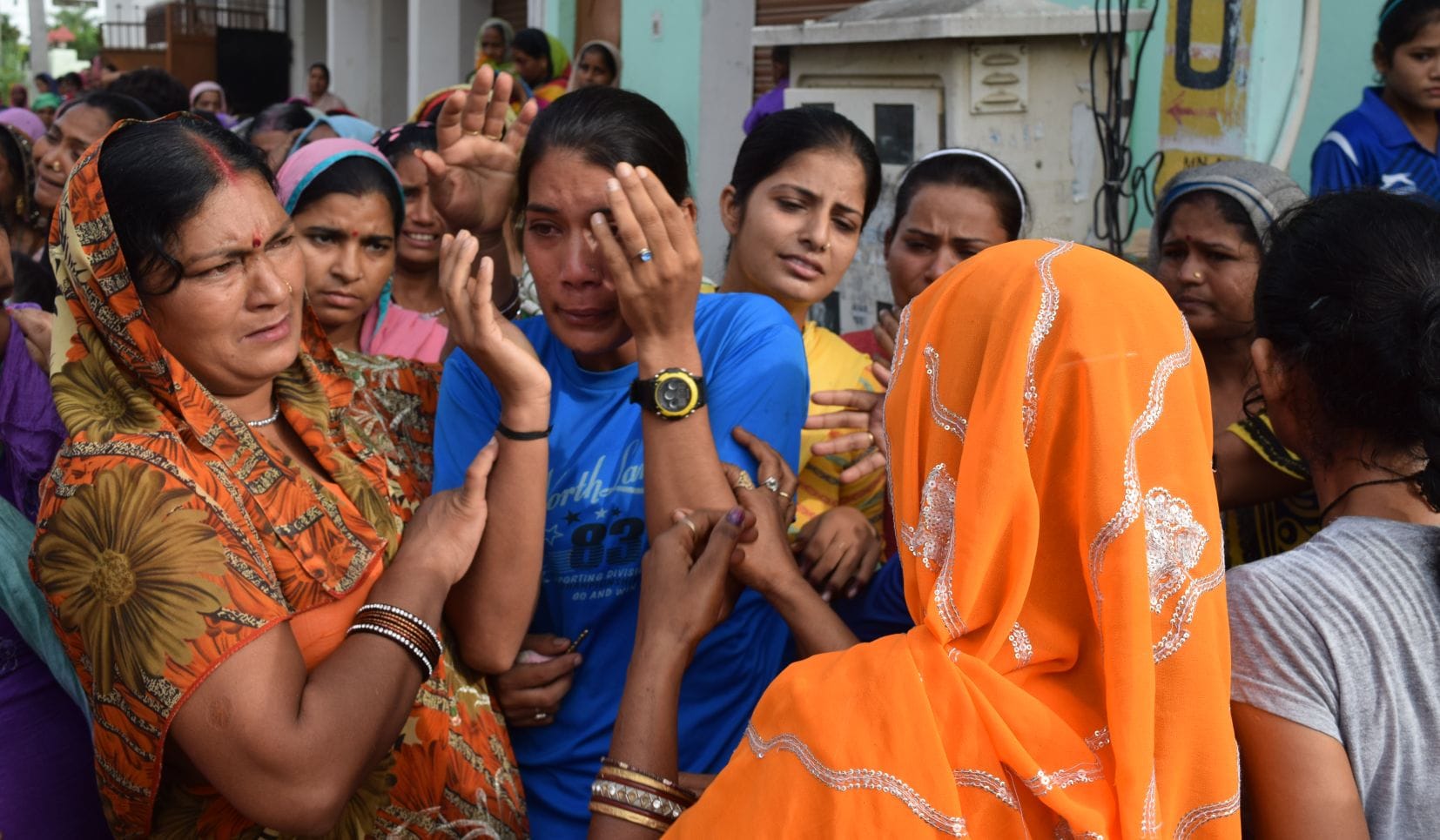 last farewell of national athlete pooja kumari with tears.