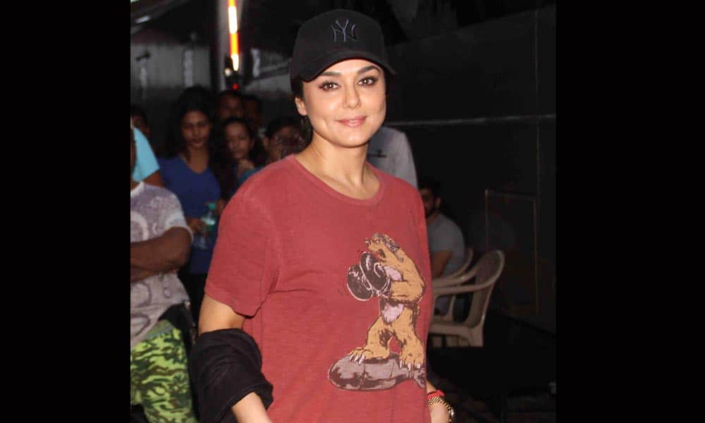 preity zinta returns with  bhaiyyaji superhit, sunny deol arshad warsi shreyas talpade
