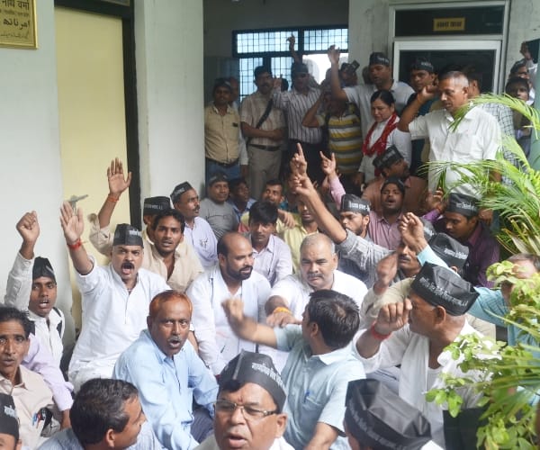 Teachers protest for mandeya in Lucknow.