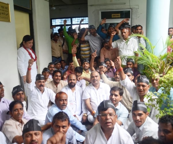 Teachers protest for mandeya in Lucknow.