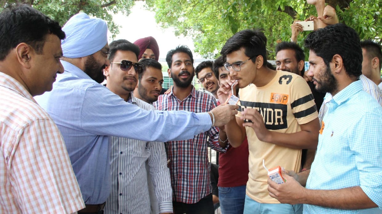abvp stop protest in punjab university, chandigarh
