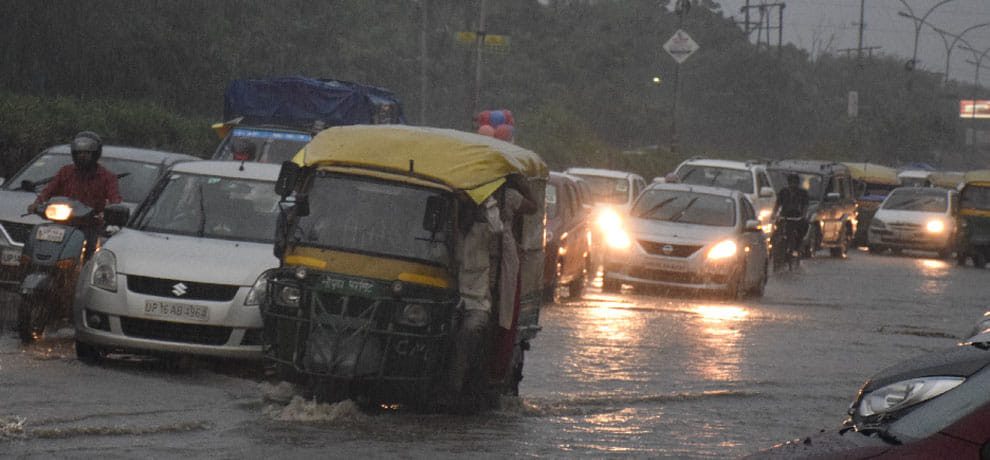 DM asked to engineers Did noida also become gurgaon?