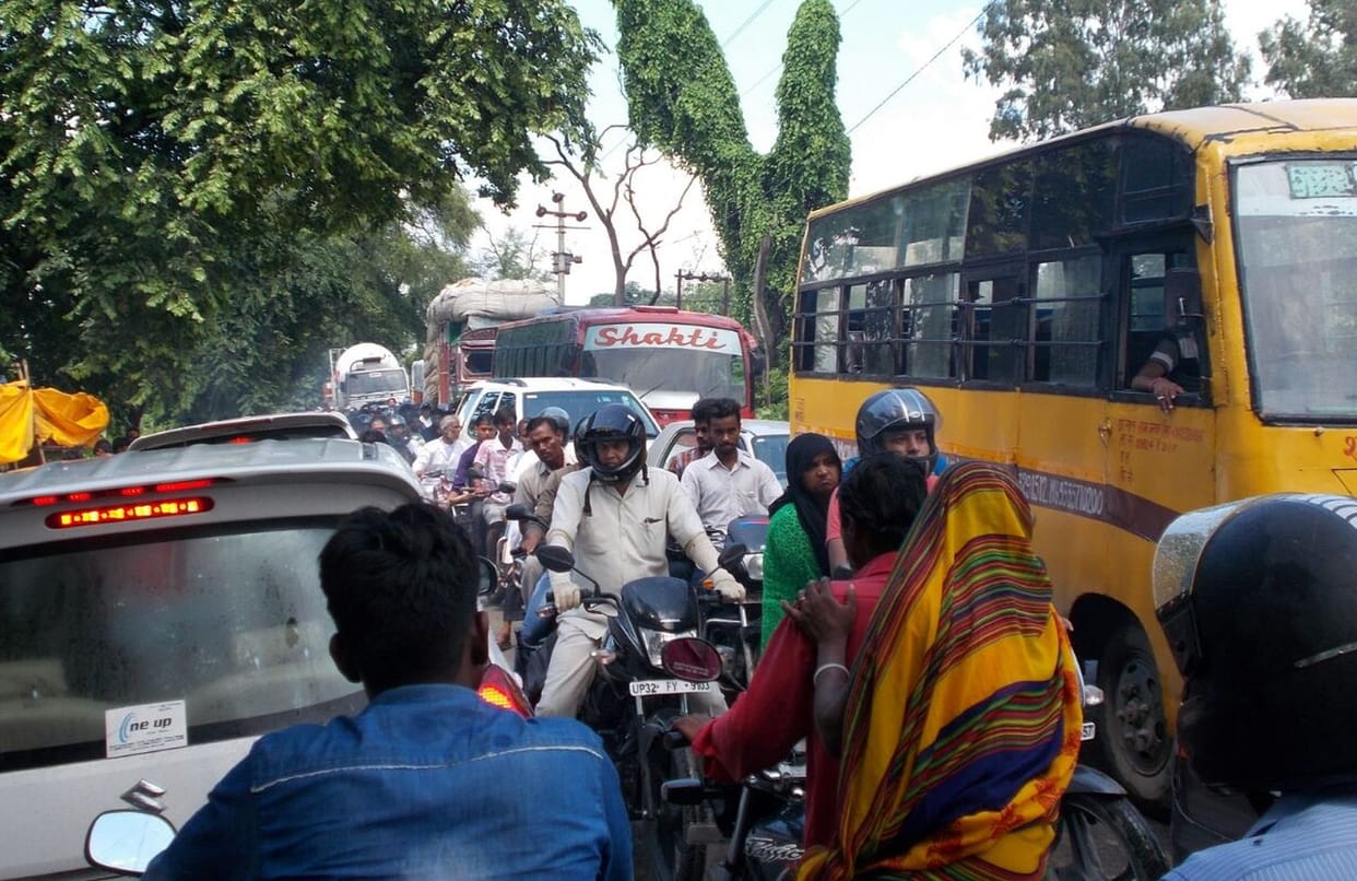 Chinhat - Deva road was closed for three hours