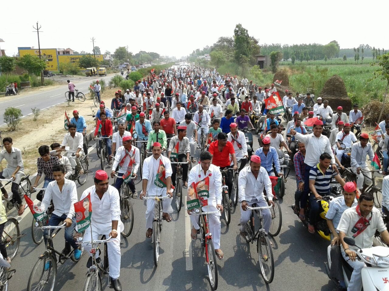 cycle yatra of satpal yadav in garhmukteshwar 