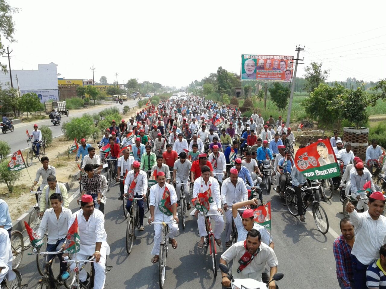 cycle yatra of satpal yadav in garhmukteshwar 