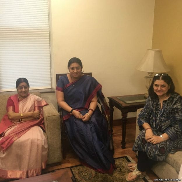   Smriti Irani campaigning for handloom