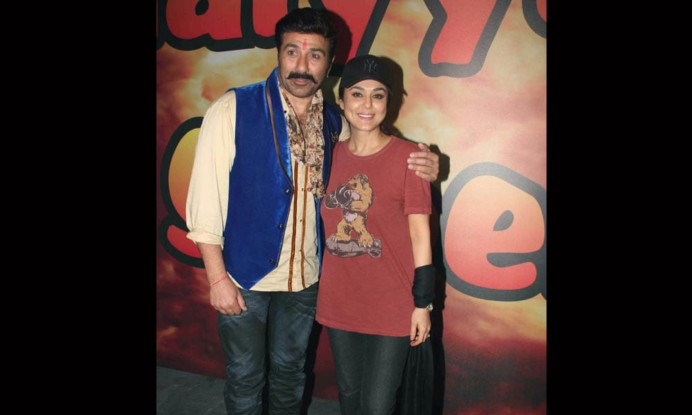 Sunny deol's look in upcoming movie bhayya ji superhit