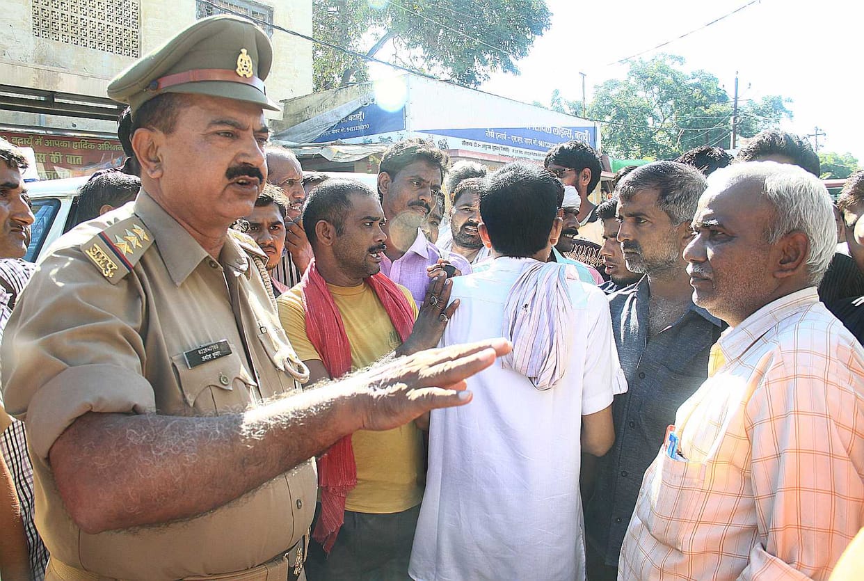 Bike riders beaten the operators, organically