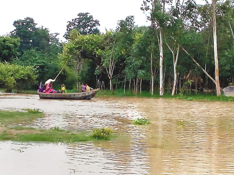 People arriving by boat Quasimpur