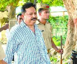  Rs 1.57 lakh looted from clerk