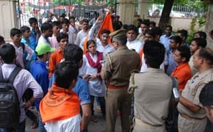 Students at the University of lockout