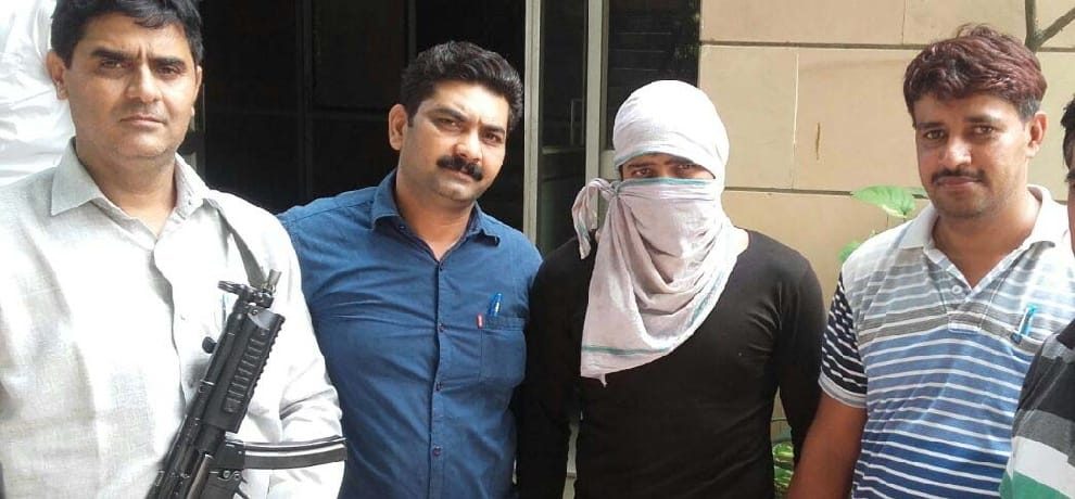 gangster gogi fled away with the help of national level boxer