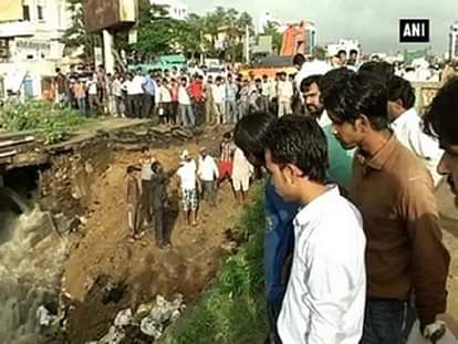 Heavy rainfall sweeps away bridge 