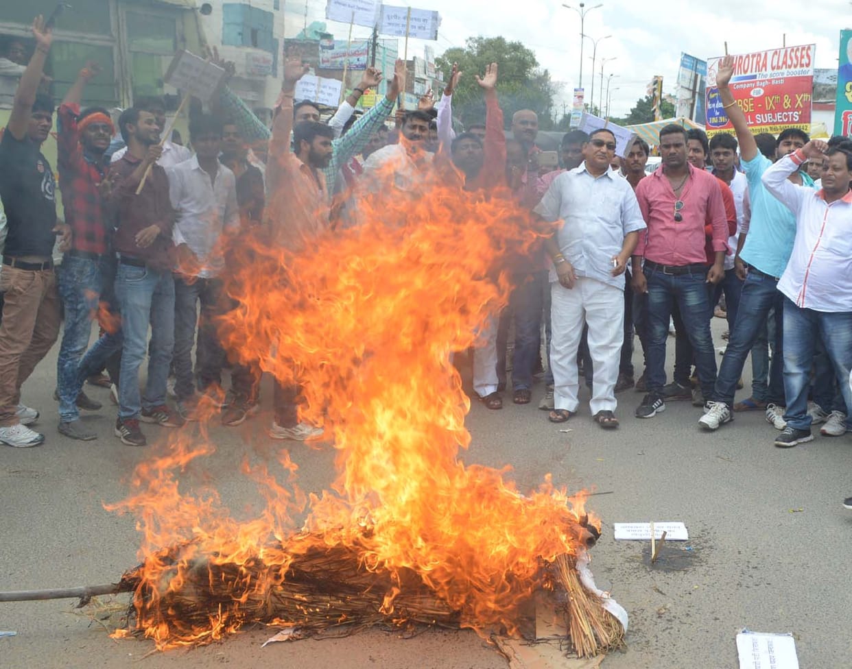District panchayat president's effigy burnt