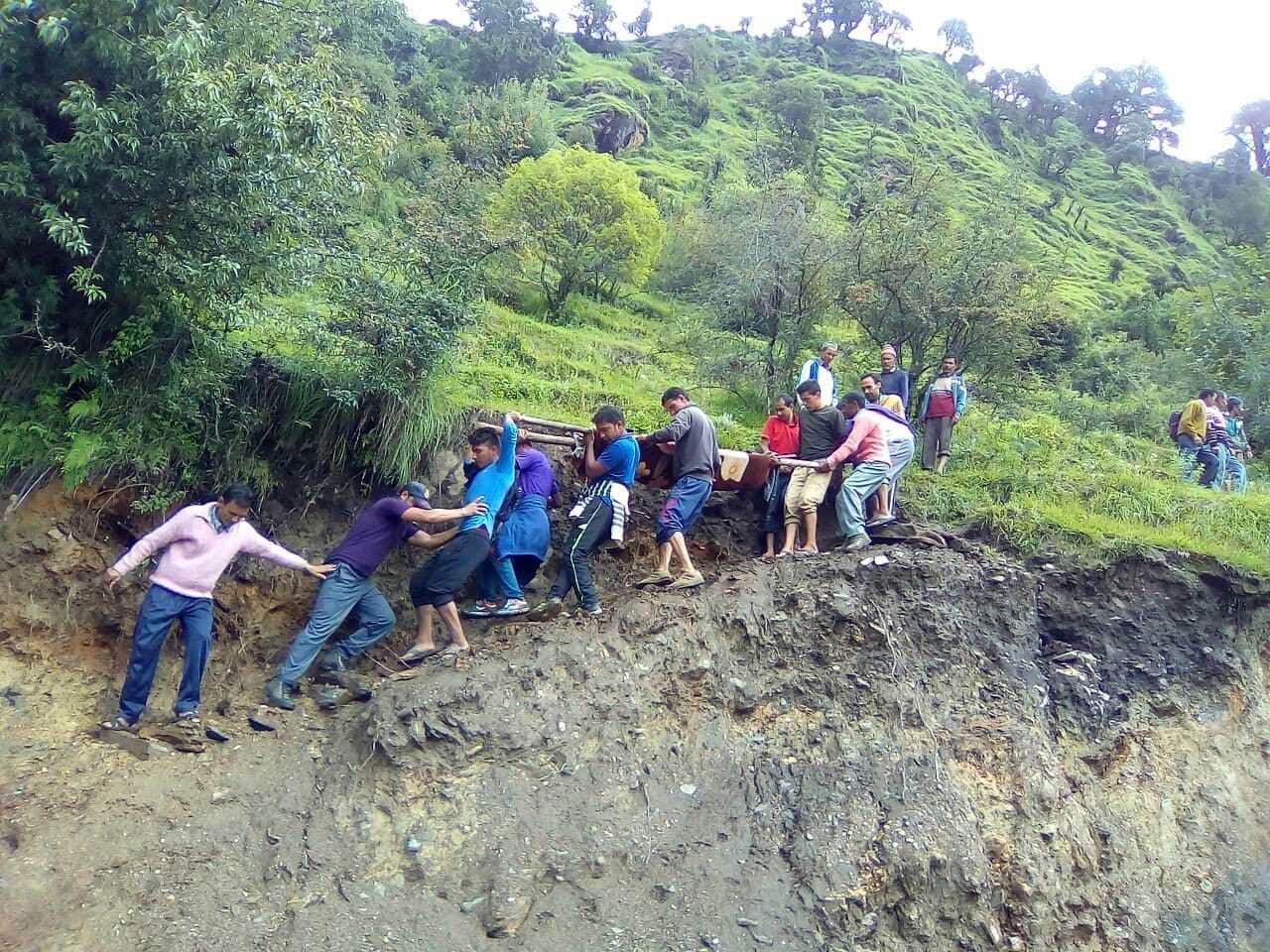 landslide becomes dangerous in uttarakhand, see pics.