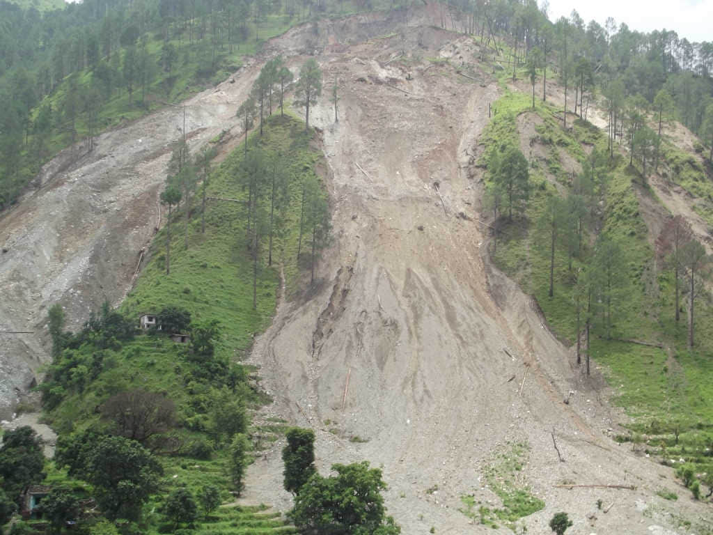 landslide becomes dangerous in uttarakhand, see pics.