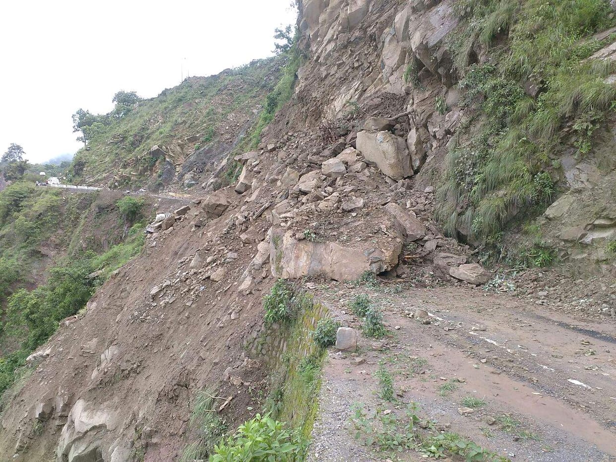 Heavy land slide, Sujanpur-Sandhol road blocked for 9 hours