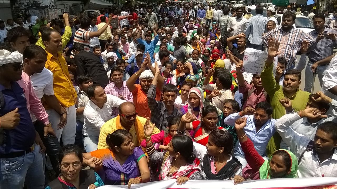 anudeshak protest in lucknow