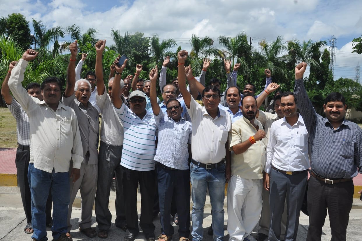 people meet to cheif engineer of gda in Raptnagar residential case