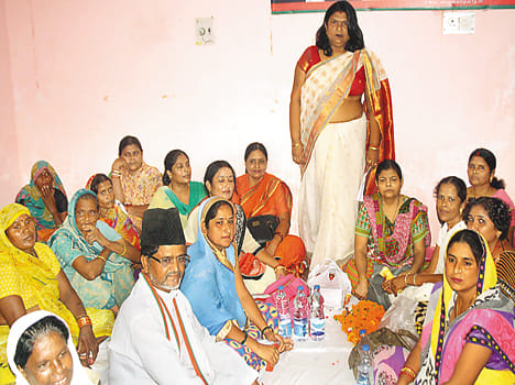 By booths Women Active
