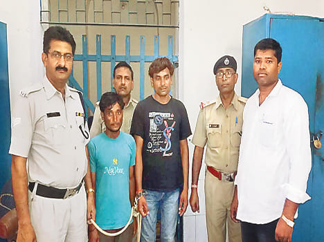 2 people got arrested in case of theft wheat from goods train
