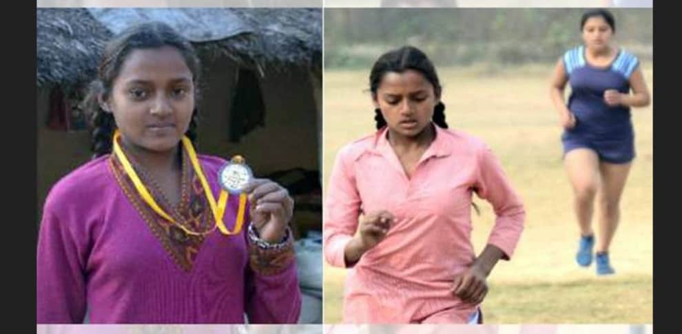 Mukesh Agnihotri Honoured Baksho Devi with One Lakh Prize.