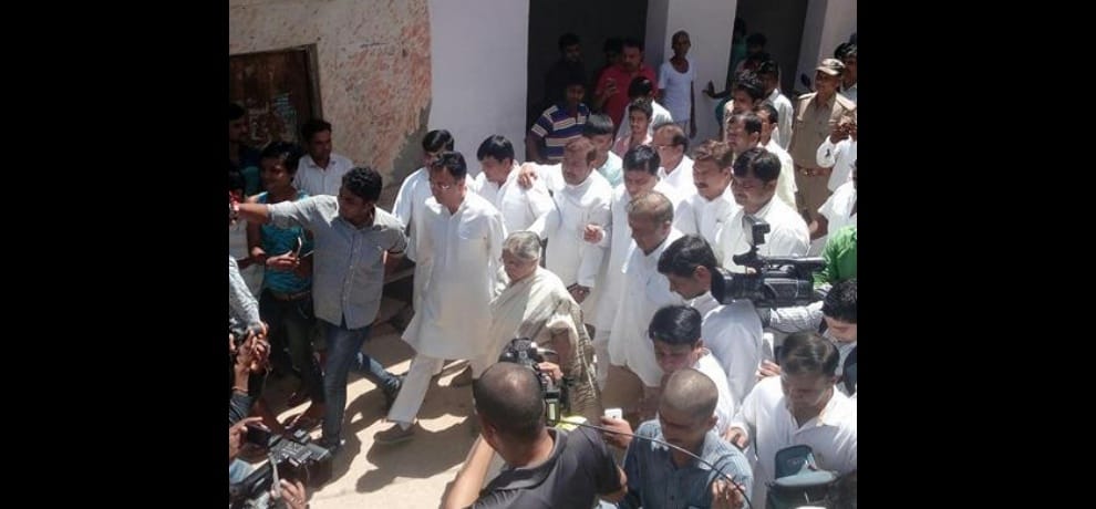 sheila dixit meets bulandshahr gangrape victims says presidential rule should be imposed on UP