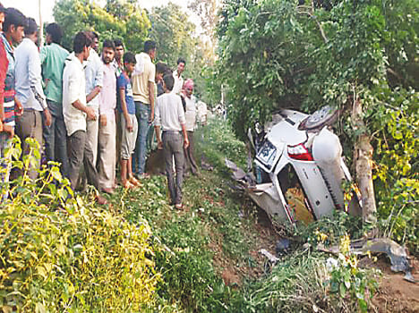 Upturned car in the ditch, the driver's death