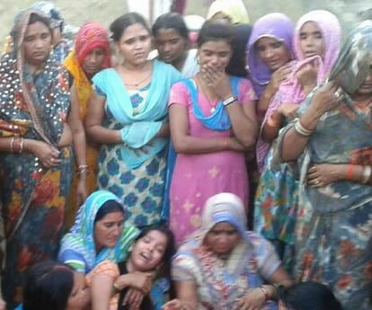 two people died because of poisonous gas in sitapur.